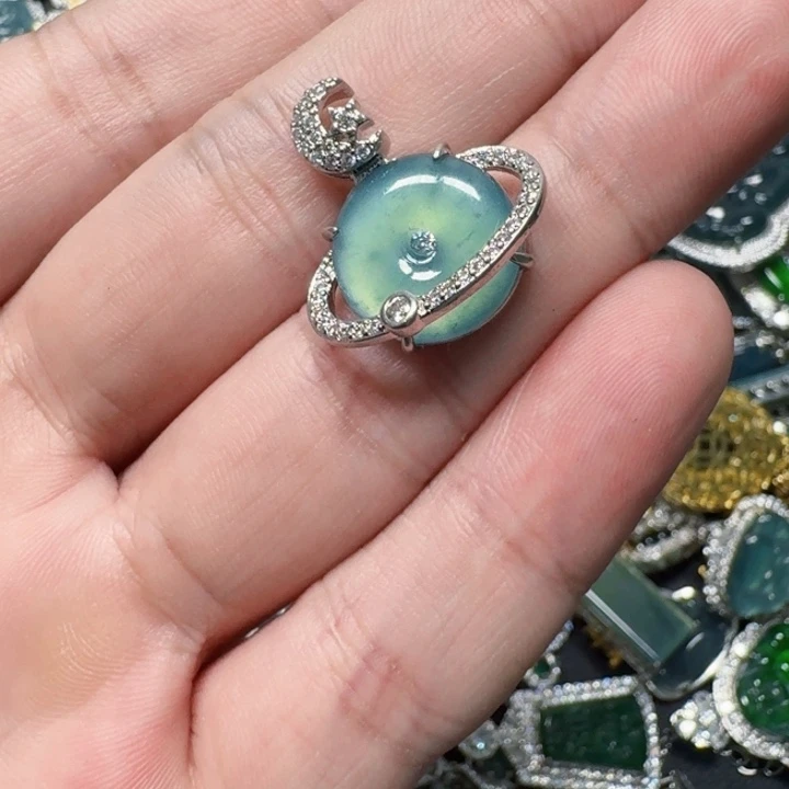 翡翠未镶嵌颈饰天然A货翡翠放漏