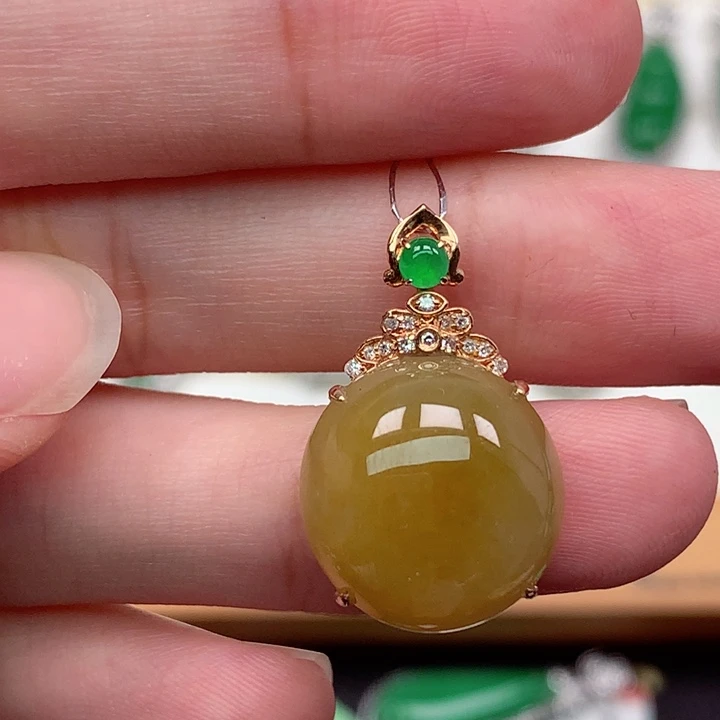 颈饰18K金镶嵌翡翠翡翠