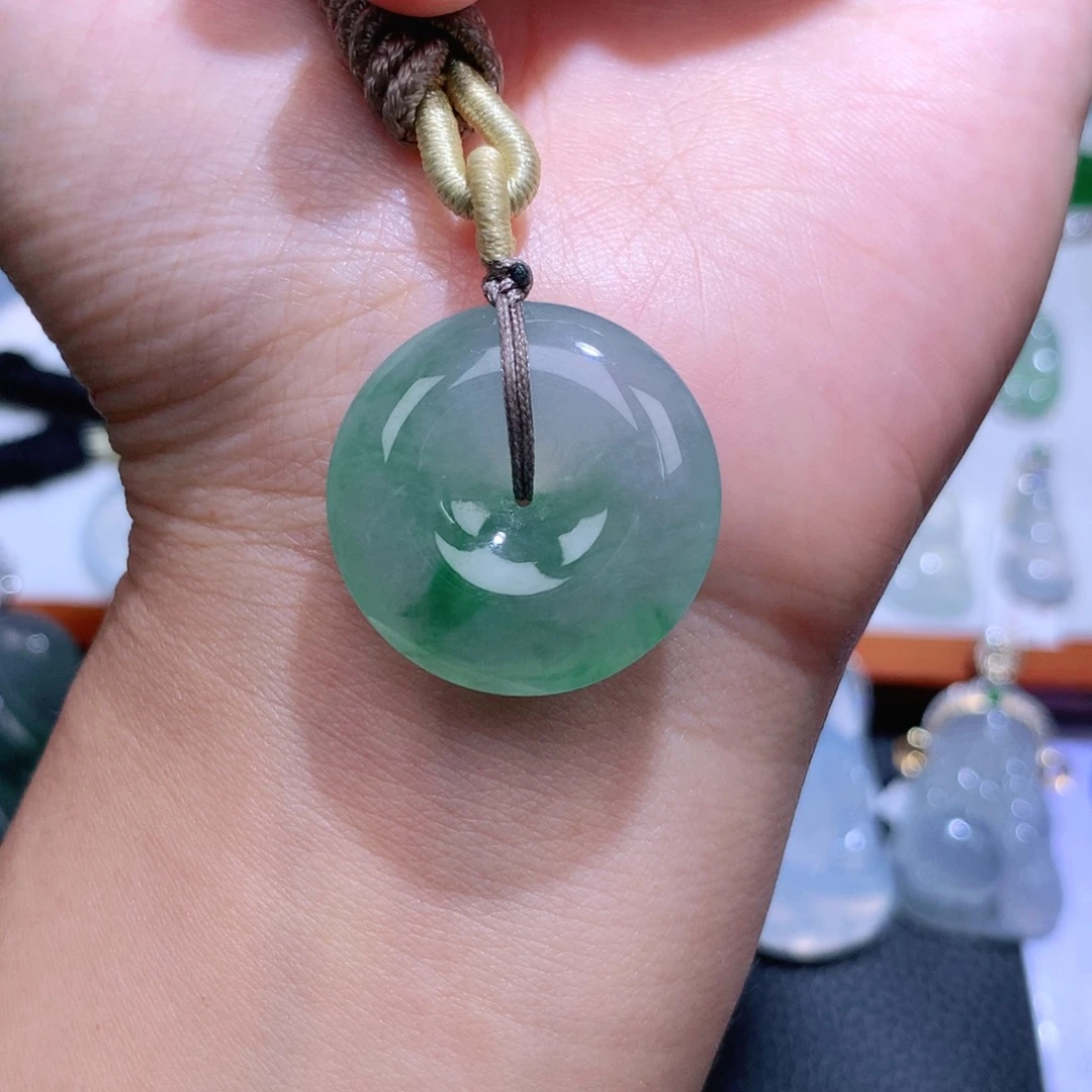 颈饰未镶嵌翡翠扣子
