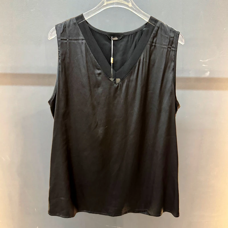 艾俊萱服饰2025年纯色无袖女装马甲