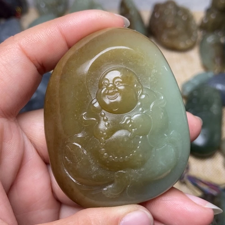 和田玉和田玉未镶嵌心*有结构