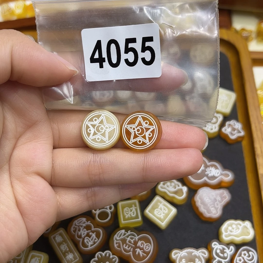 小****琥珀未镶嵌珠宝奇石
