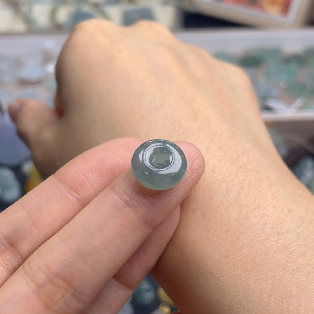 翡翠未镶嵌颈饰扣子