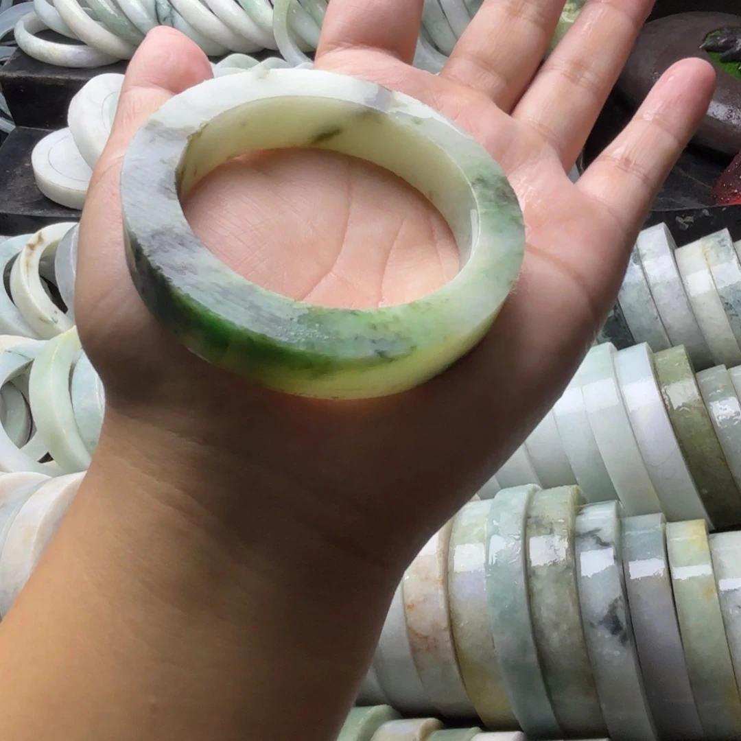 蜗***牛定制翡翠未镶嵌翡翠手镯定制翡翠手镯定制