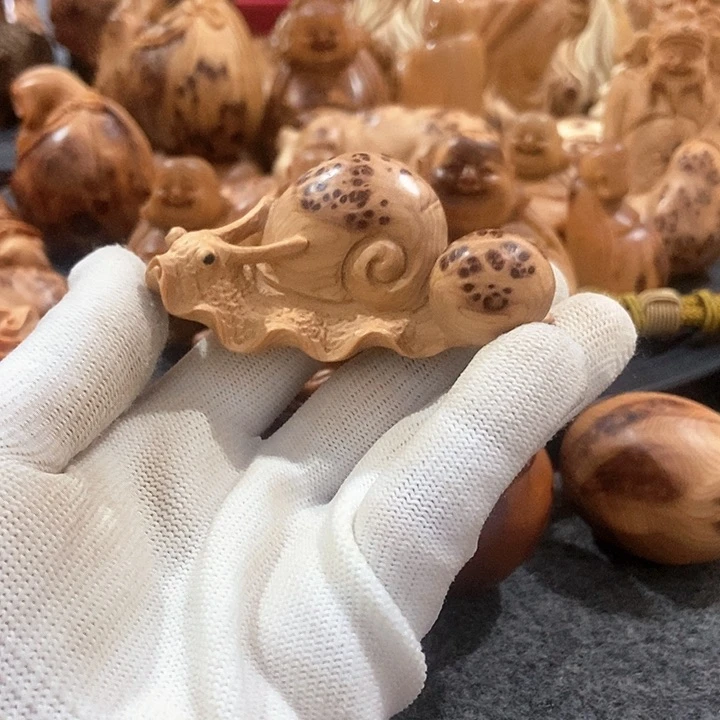 柏木（崖柏）留疤蜗牛