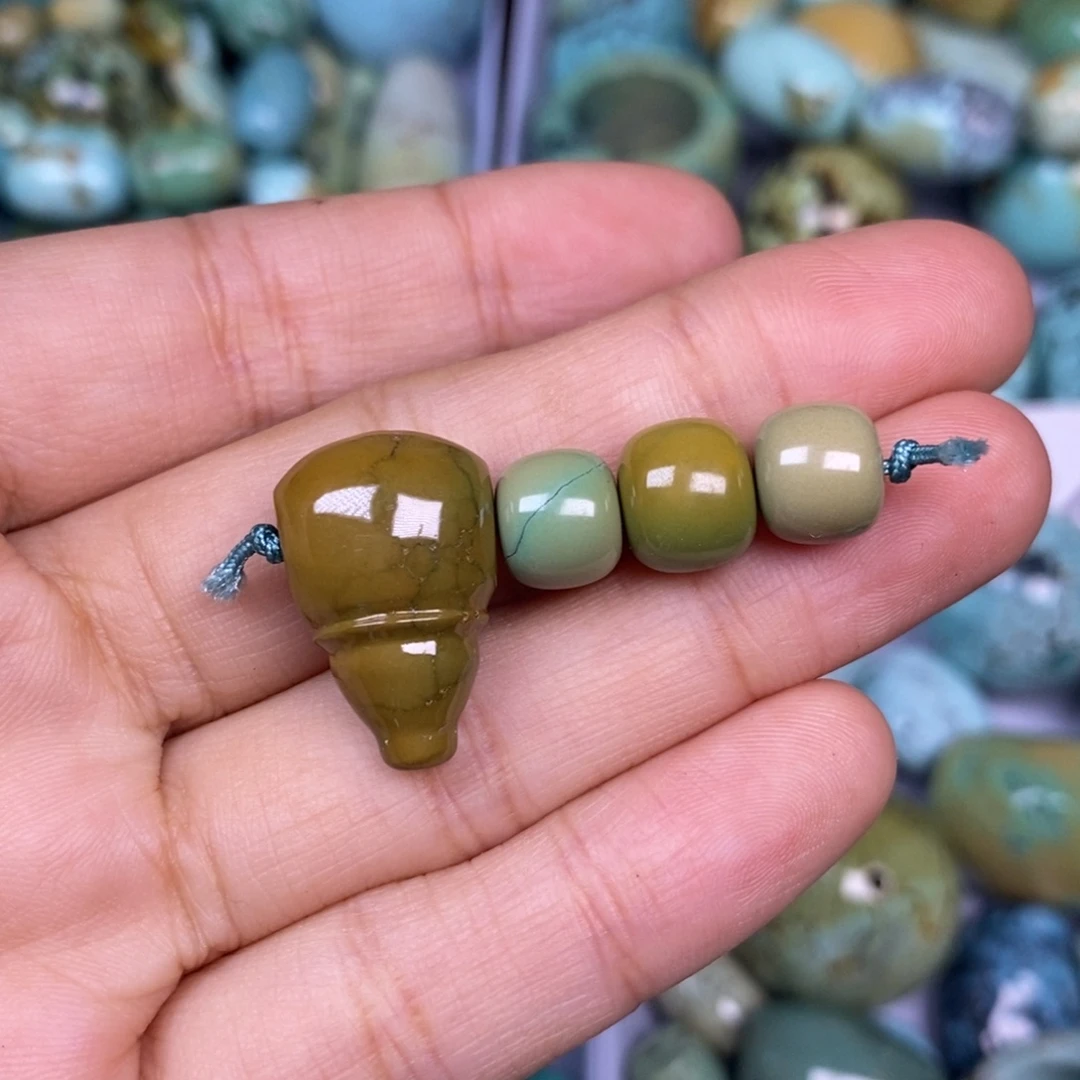 绿松石未镶嵌挂件