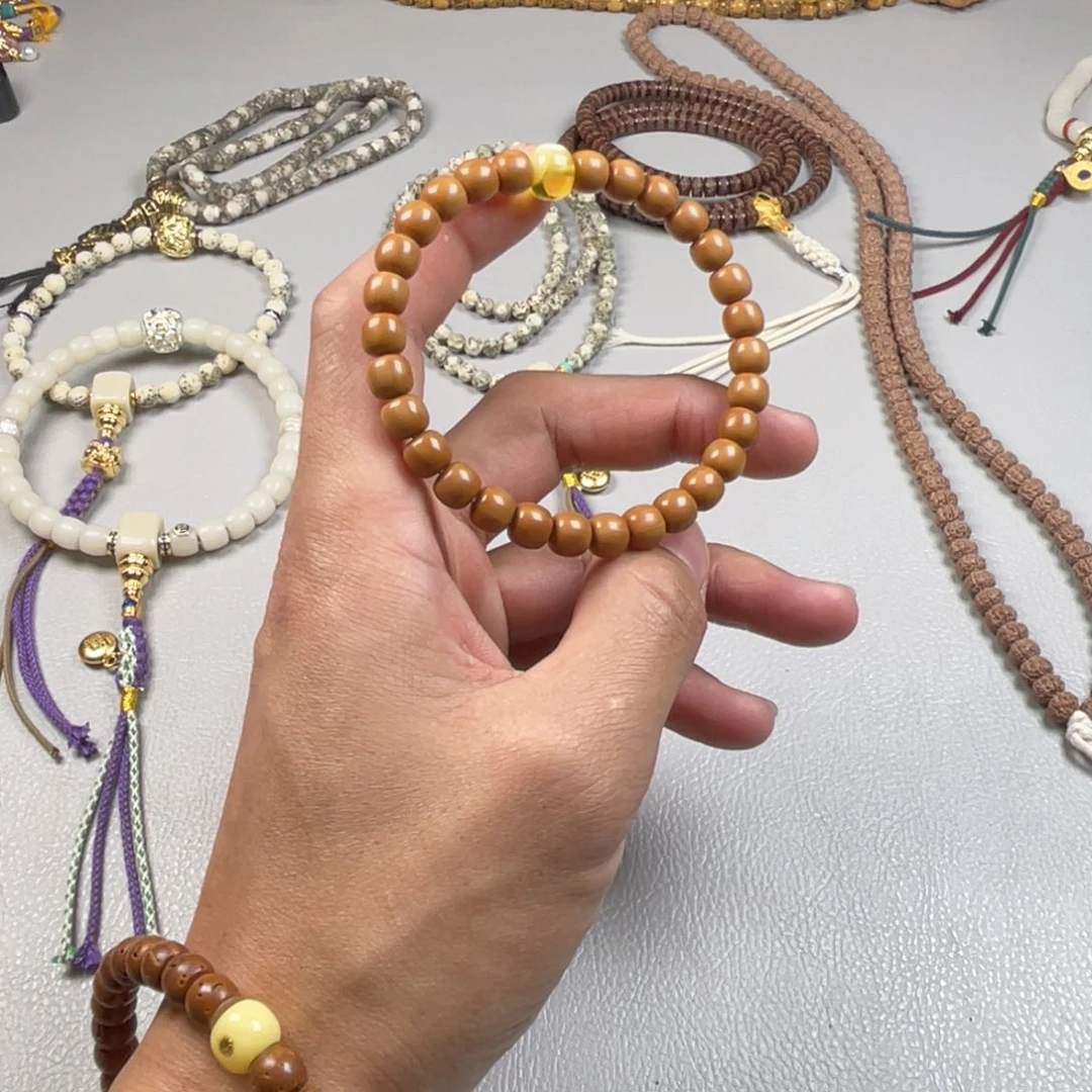 猴头核桃吊坠。。。。。。。。。。。。