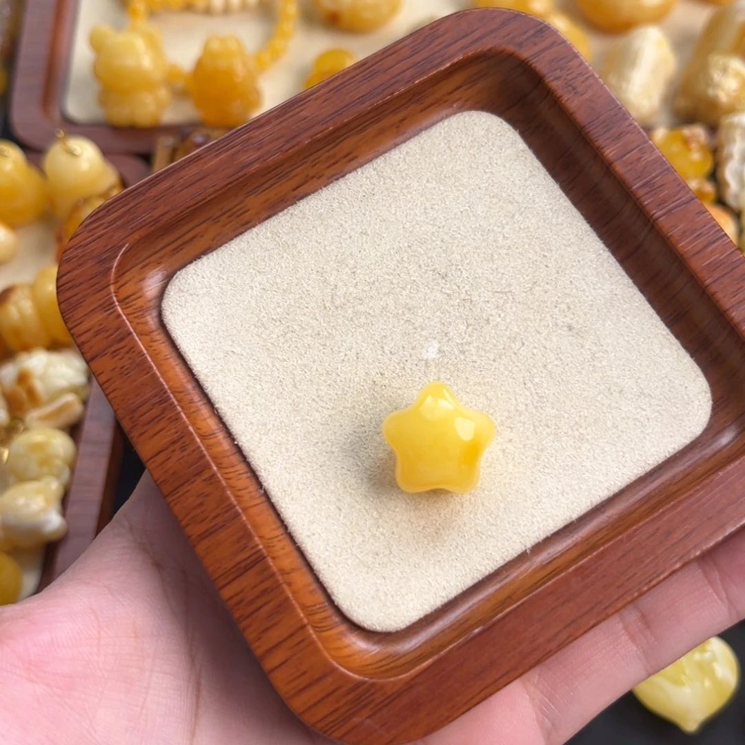 云***️琥珀未镶嵌珠宝奇石