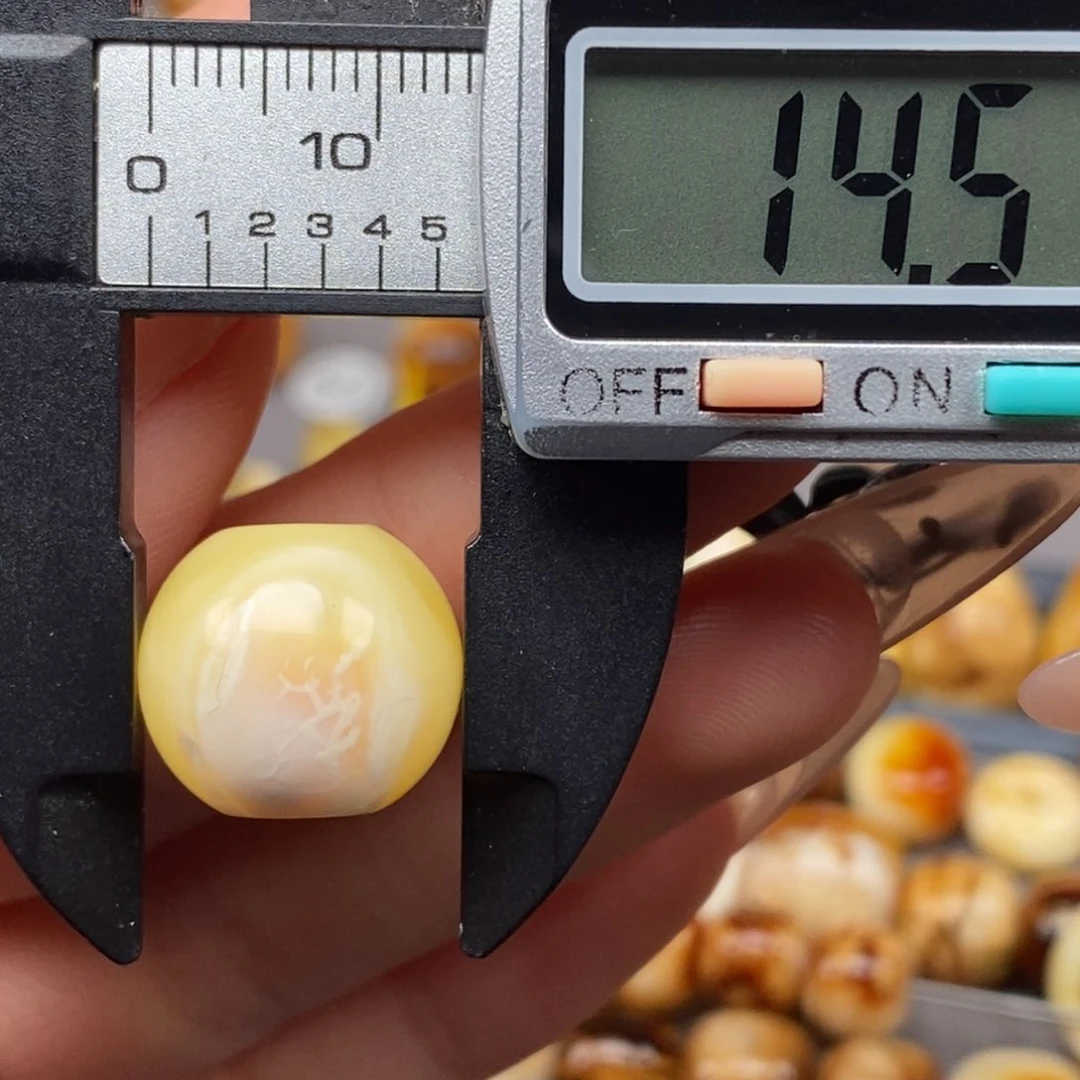 裸石琥珀未镶嵌苹果珠