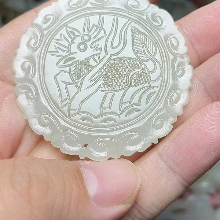 和田玉未镶嵌挂件