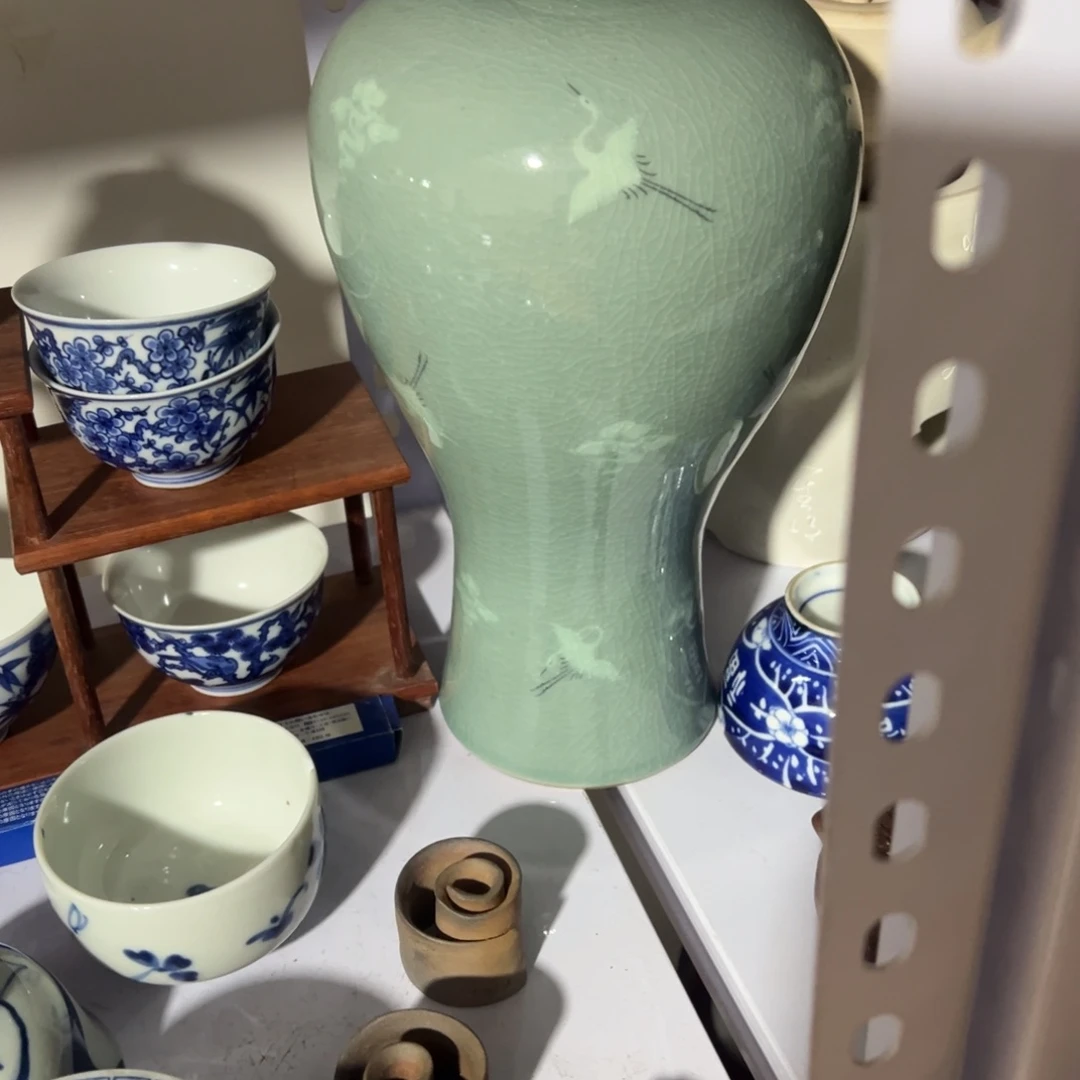 红*儿陶瓷的艺术表现方式也