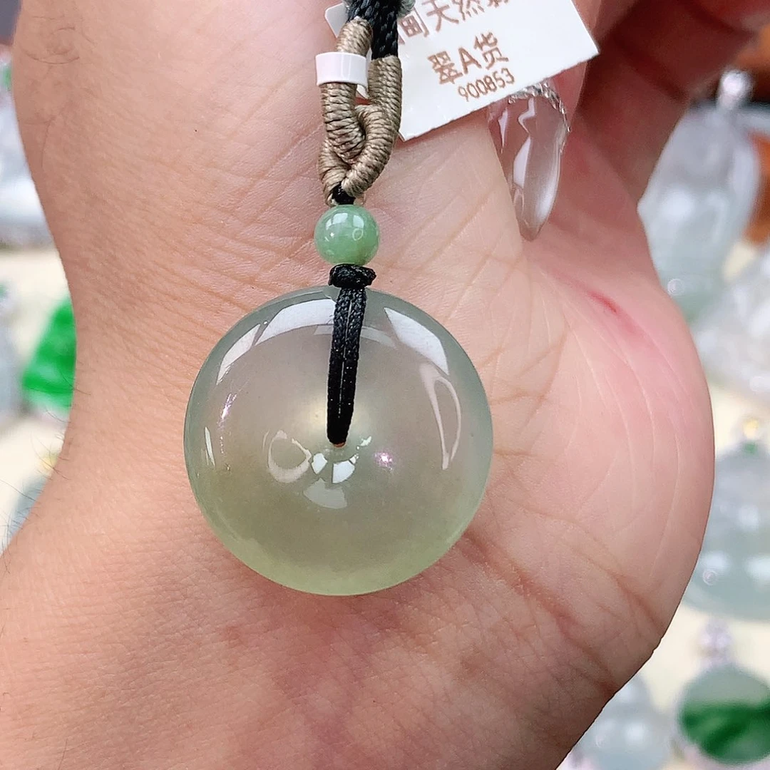 颈饰未镶嵌翡翠平安扣