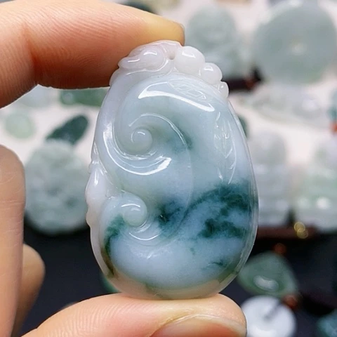 翡翠颈饰未镶嵌吊坠