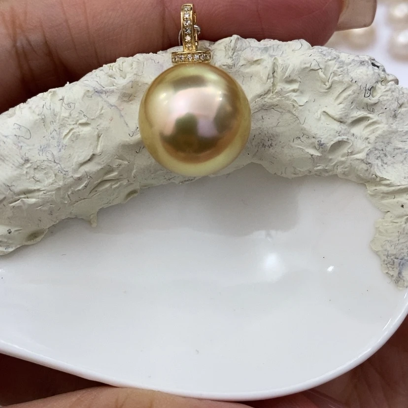 【闪购商品】18K金镶嵌海水珍珠颈饰垚*