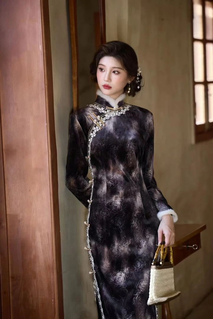 C国风新中式压花韩国绒长袖旗袍冬季新款气质加绒保暖日常可穿