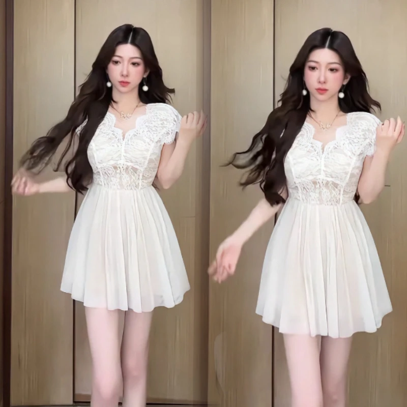 2025夏款浅雾白屿法式显瘦蕾丝拼接网纱收腰修身连衣裙女+送腰带