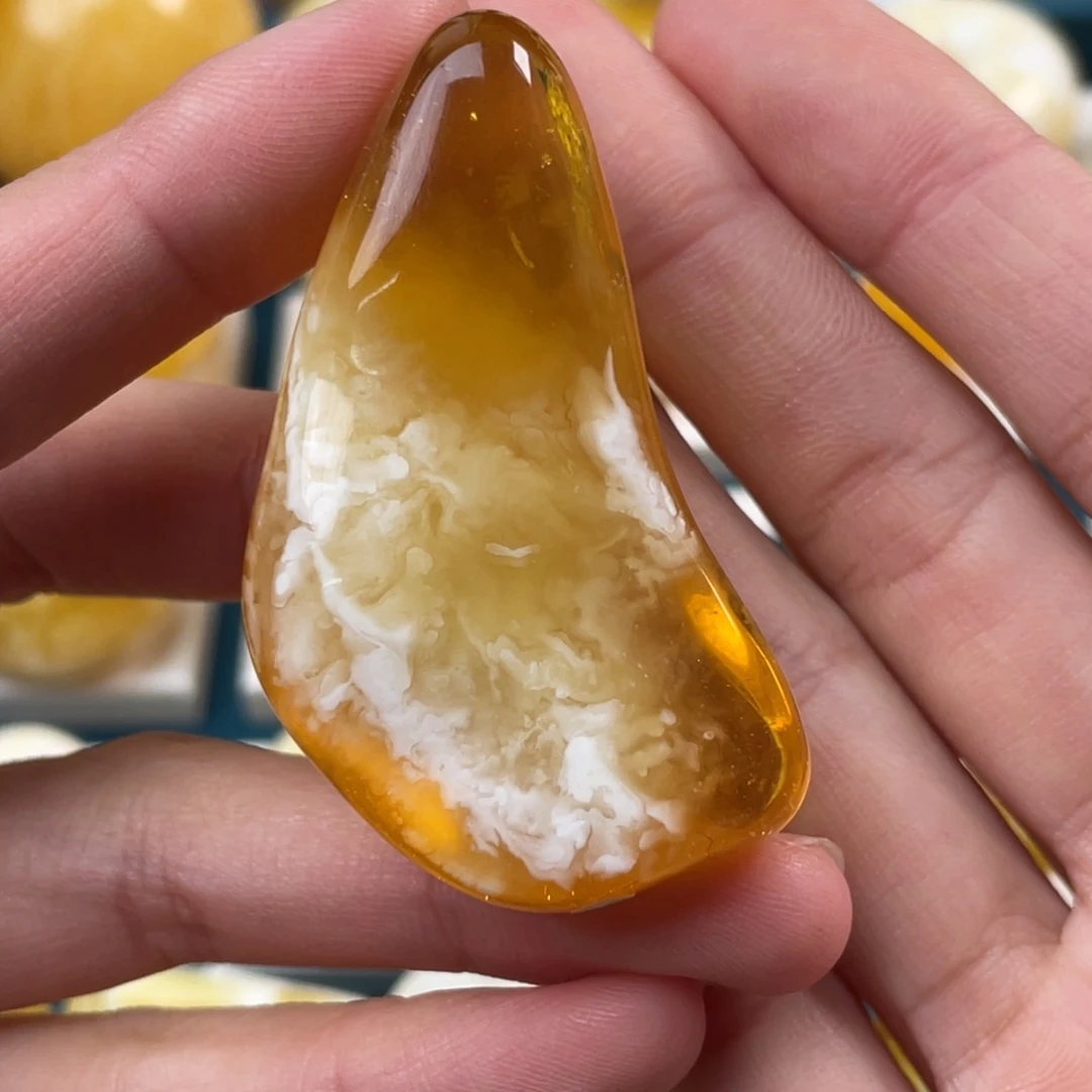 蜜蜡未镶嵌珠宝奇石