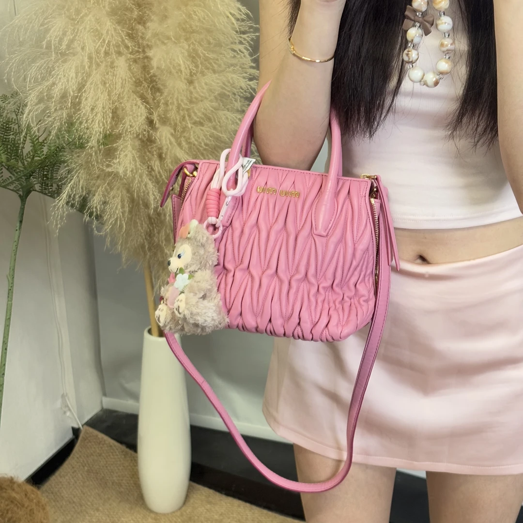 95新 MIU MIU/缪缪 粉色褶皱手提斜挎包