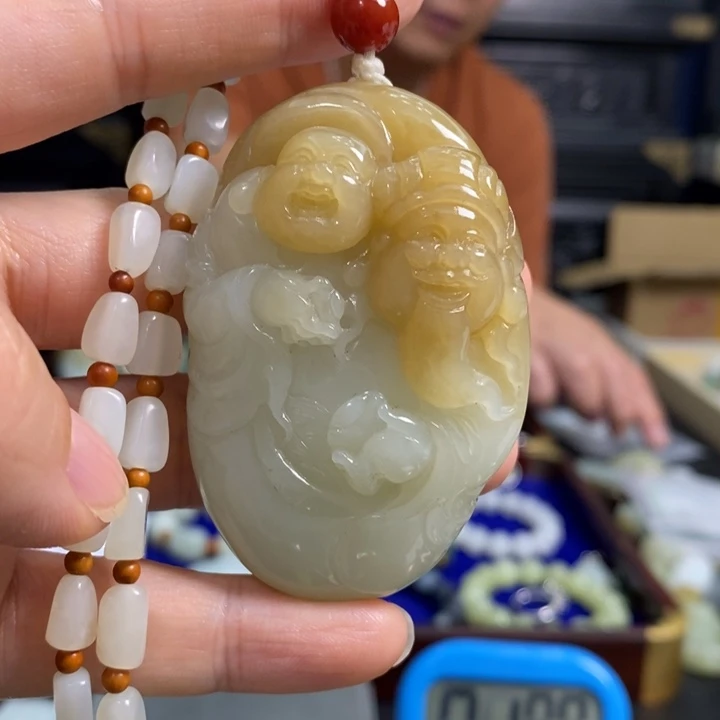 曌***尒颈饰未镶嵌和田玉