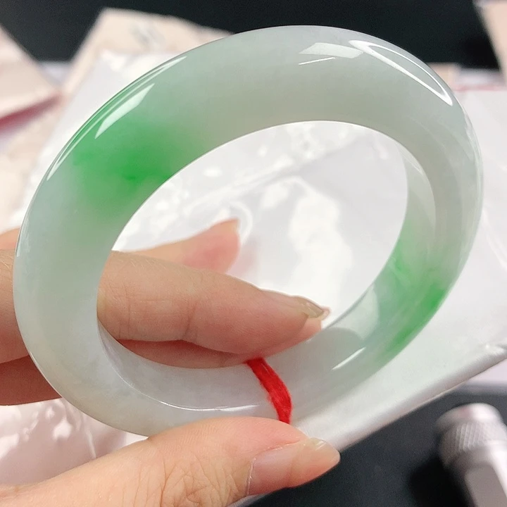 未镶嵌手镯翡翠，770