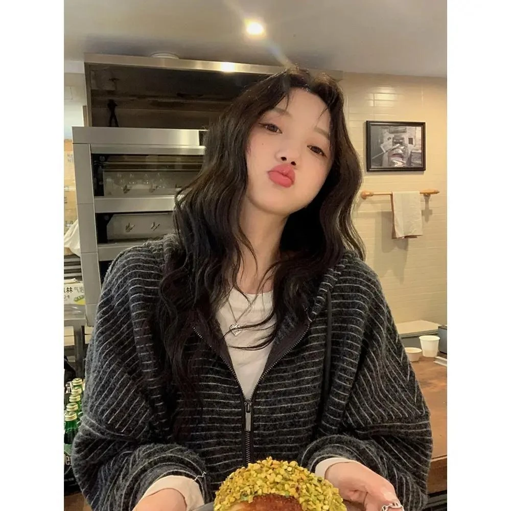 春秋时尚条纹连帽卫衣阔腿裤女运动套装，宽松显瘦，性价比超高