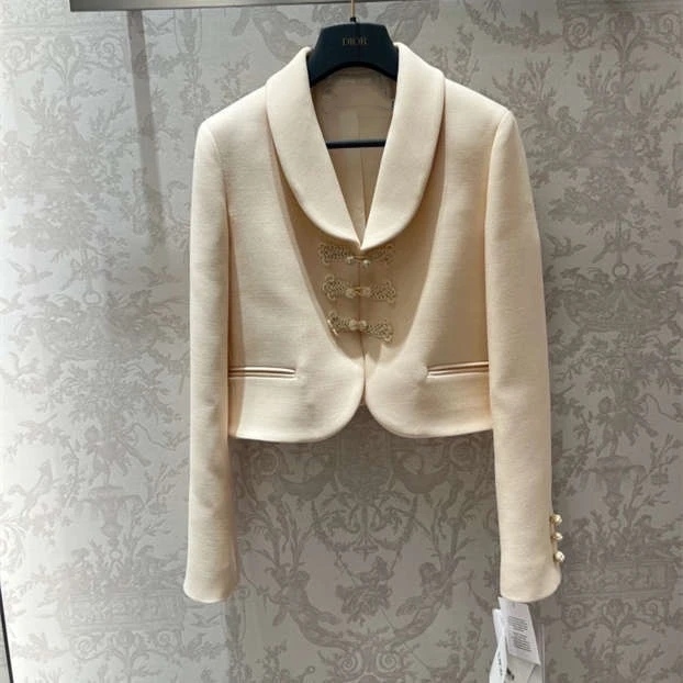 黑色国风盘扣翻领西装外套