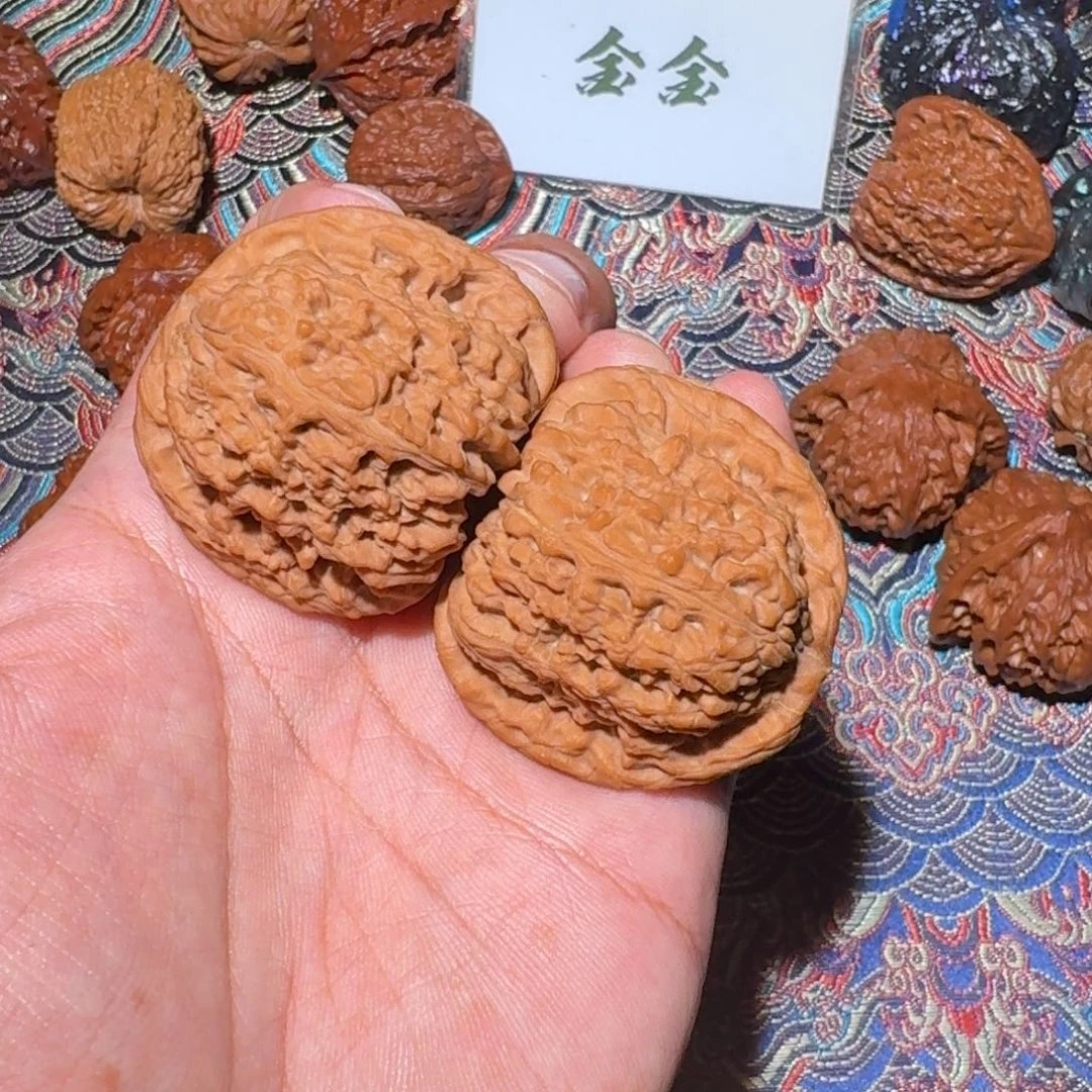 文玩核桃把件1553蚂蚁纹南疆，尺寸43 40 39