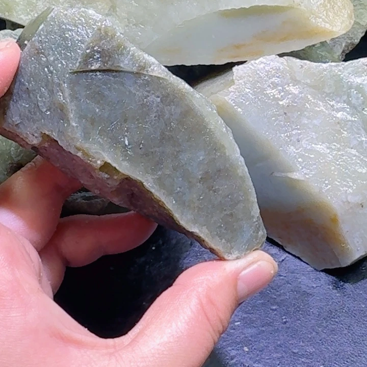 和田玉未镶嵌珠宝半成品