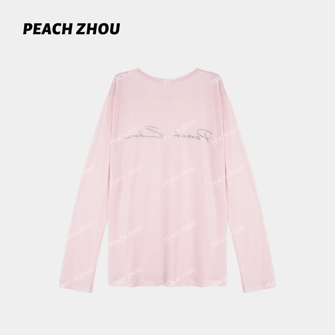 『PEACHZHOU』天丝垂感淡粉徽标印花宽松圆领轻薄长袖休闲松驰T恤女