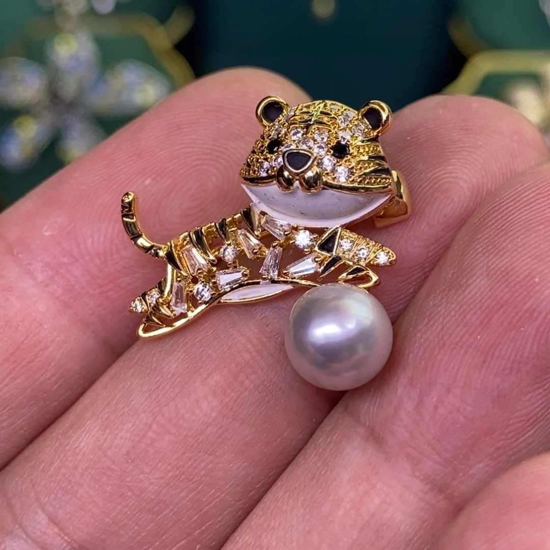 未镶嵌胸饰海水珍珠