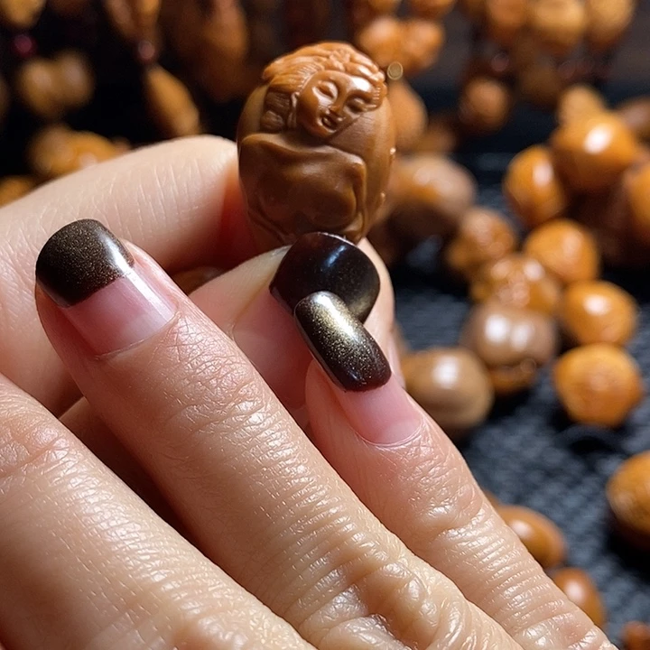 吊坠橄榄核极**意生命源美女