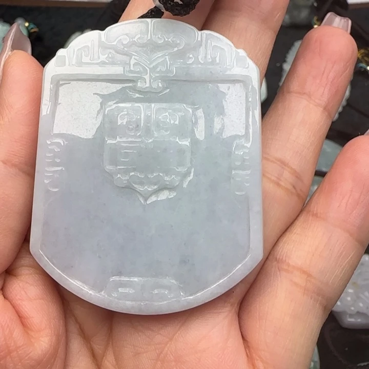 翡翠挂件未镶嵌无事