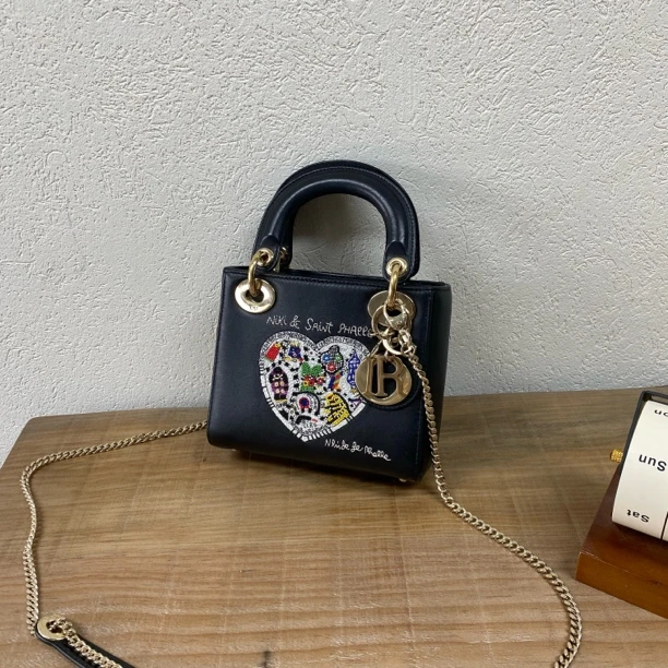 95新 DIOR/迪奥 黑色爱心刺绣限量复古戴妃斜挎包