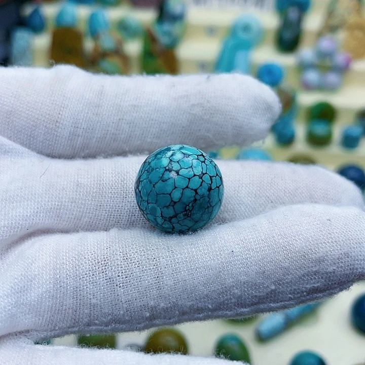 绿松石颈饰未镶嵌