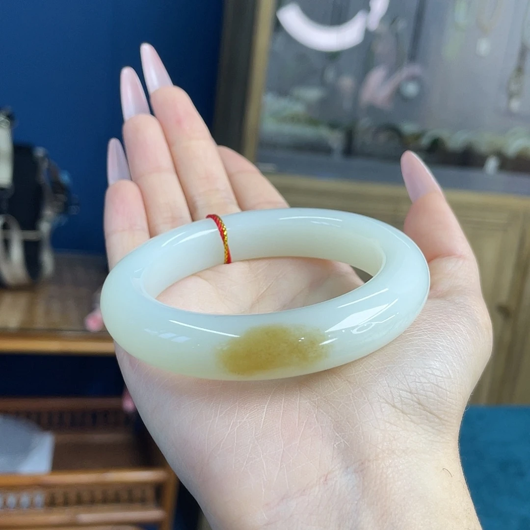 和田玉未镶嵌手镯