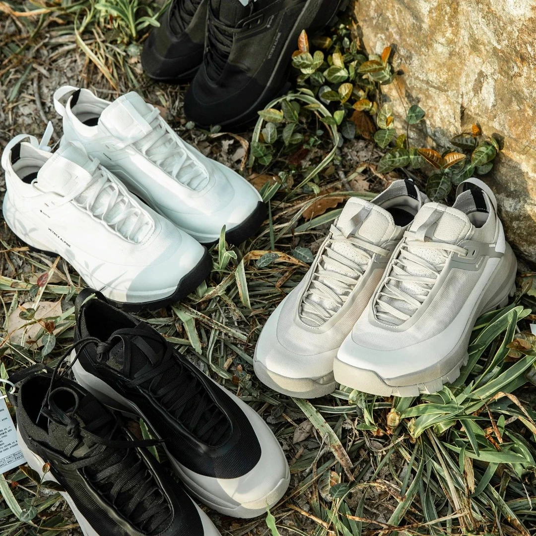 春夏户外舒适新潮款透气网面轻便缓震徒步越野跑鞋5603