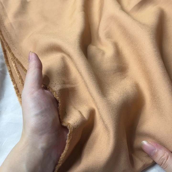 浅驼色秋款天丝亚麻2米。