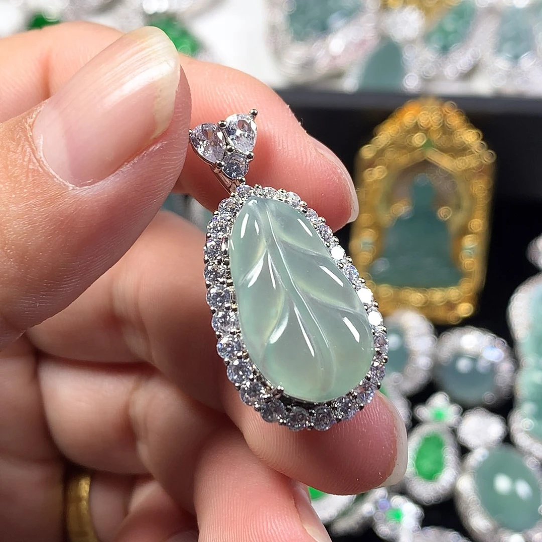 翡翠未镶嵌吊坠(不含链)