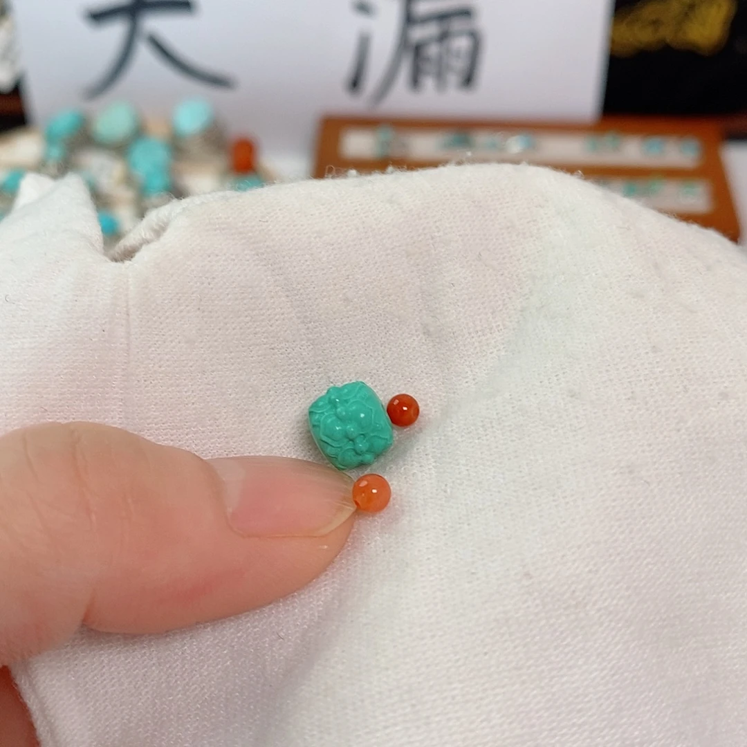 南红玛瑙未镶嵌珠宝奇石