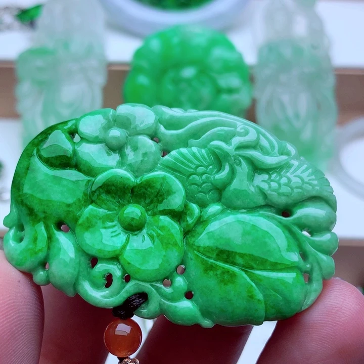 吊坠(不含链)未镶嵌翡翠