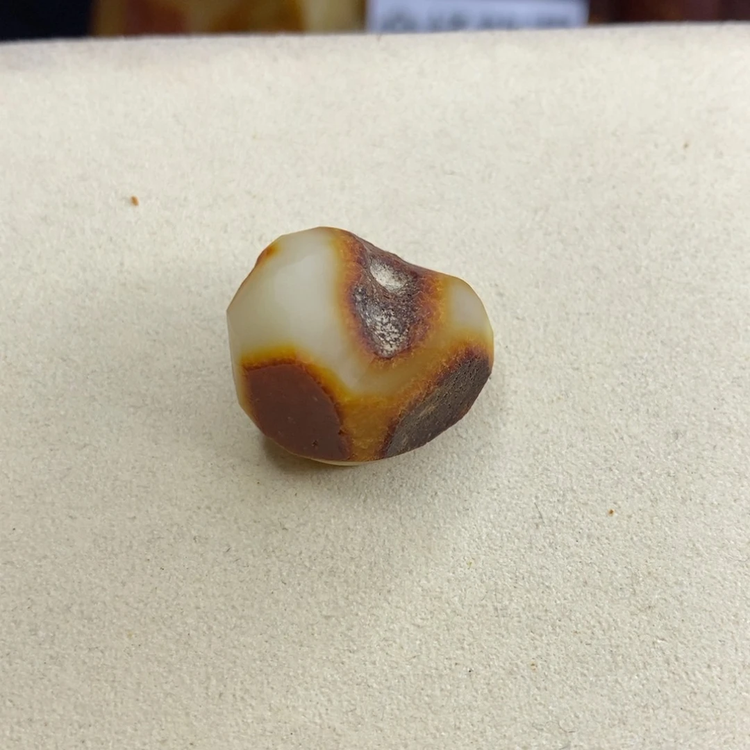 琥珀颈饰未镶嵌海****月梨