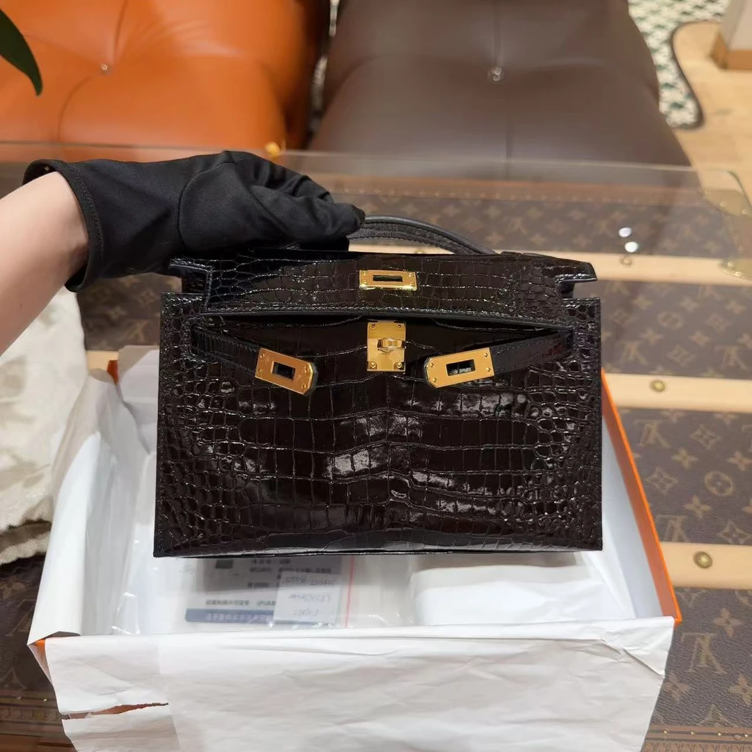 未使用 Hermes/爱马仕 minikelly一代 全新黑金 亮面倒V鳄鱼! U刻