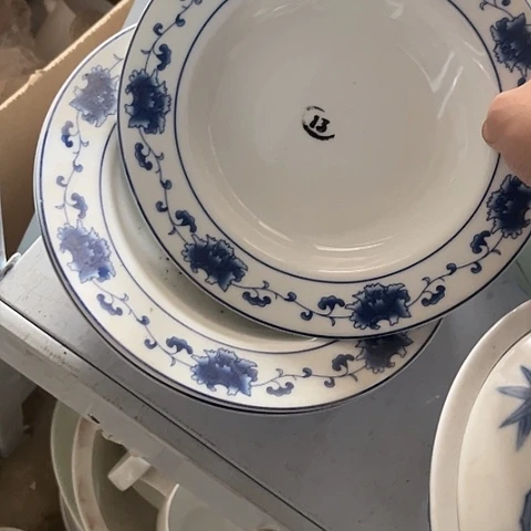 陶瓷8寸深盘两个陶瓷