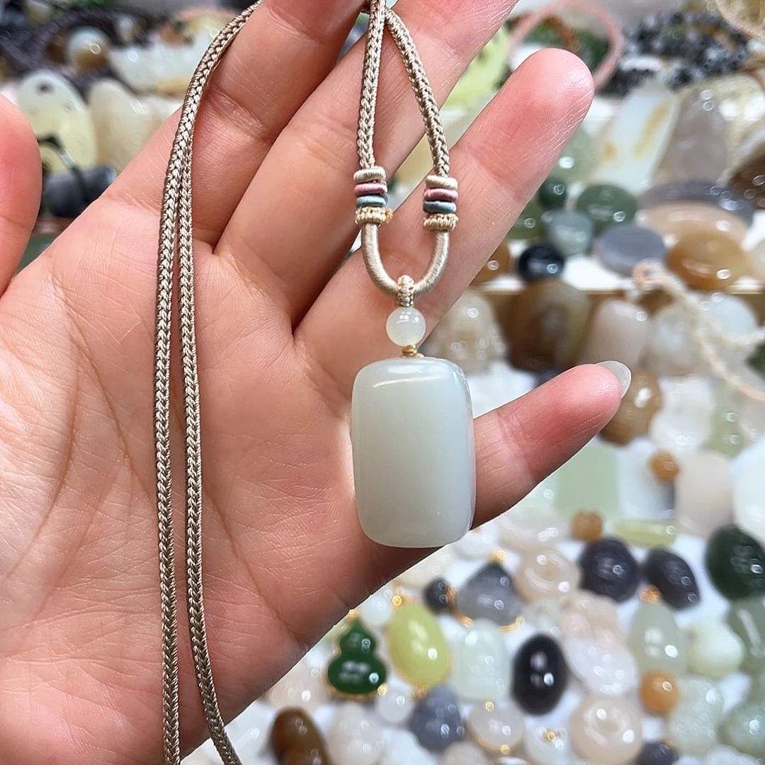 和田玉未镶嵌吊坠(赠链)成***铺