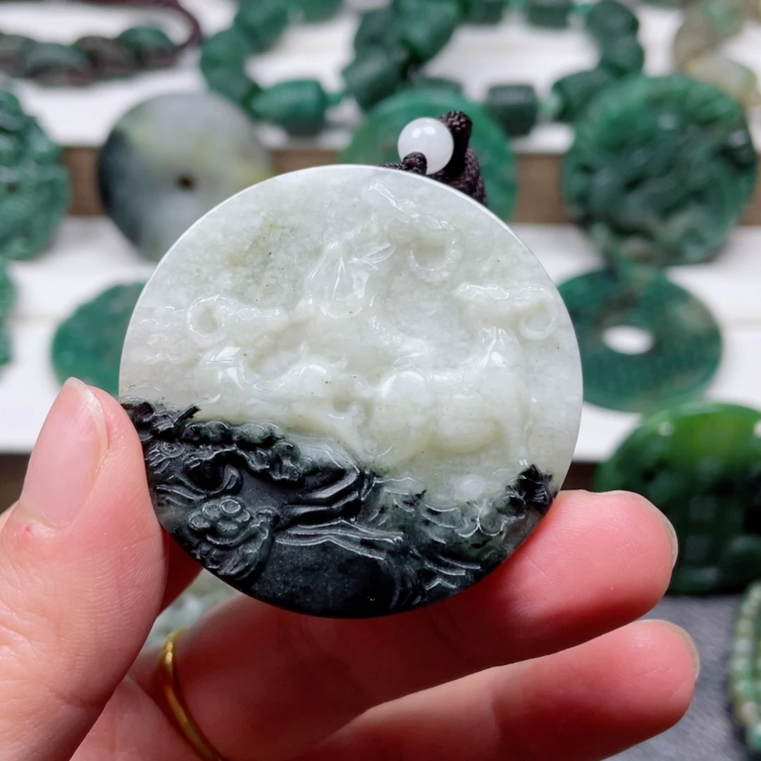 独山玉颈饰未镶嵌