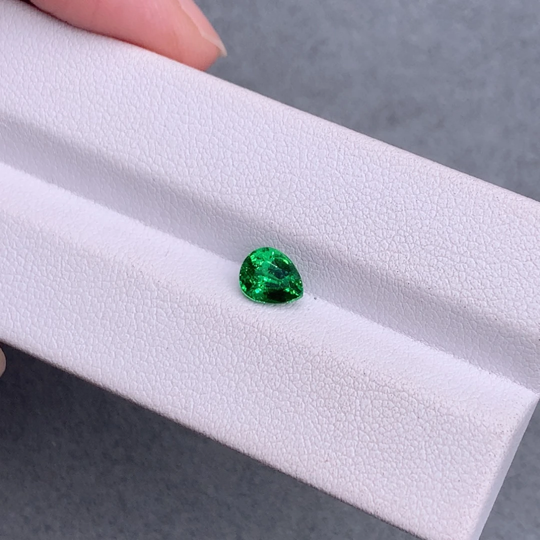 裸石石榴石（沙弗莱）未镶嵌1.1克拉