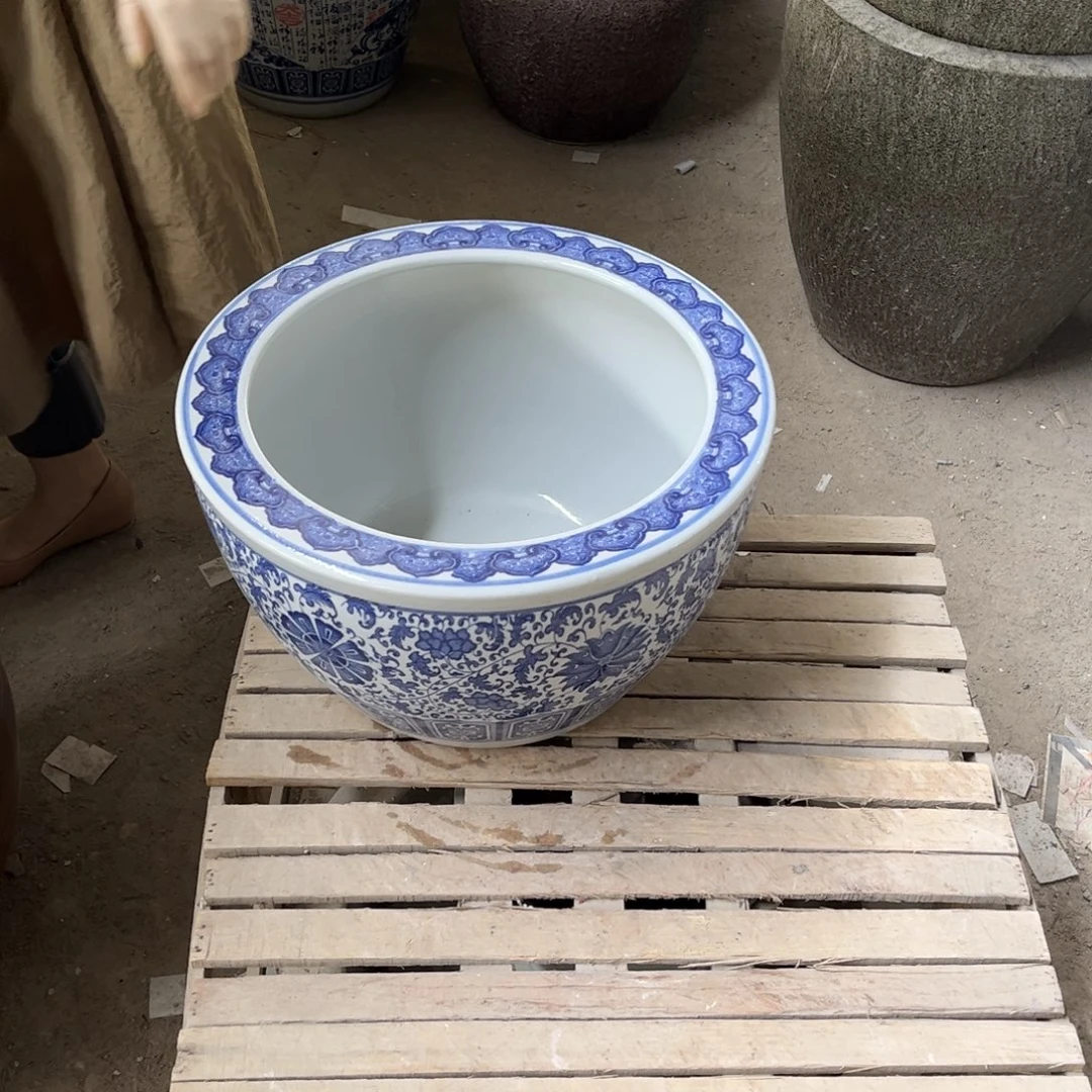 瓷片缠枝莲42.88888888