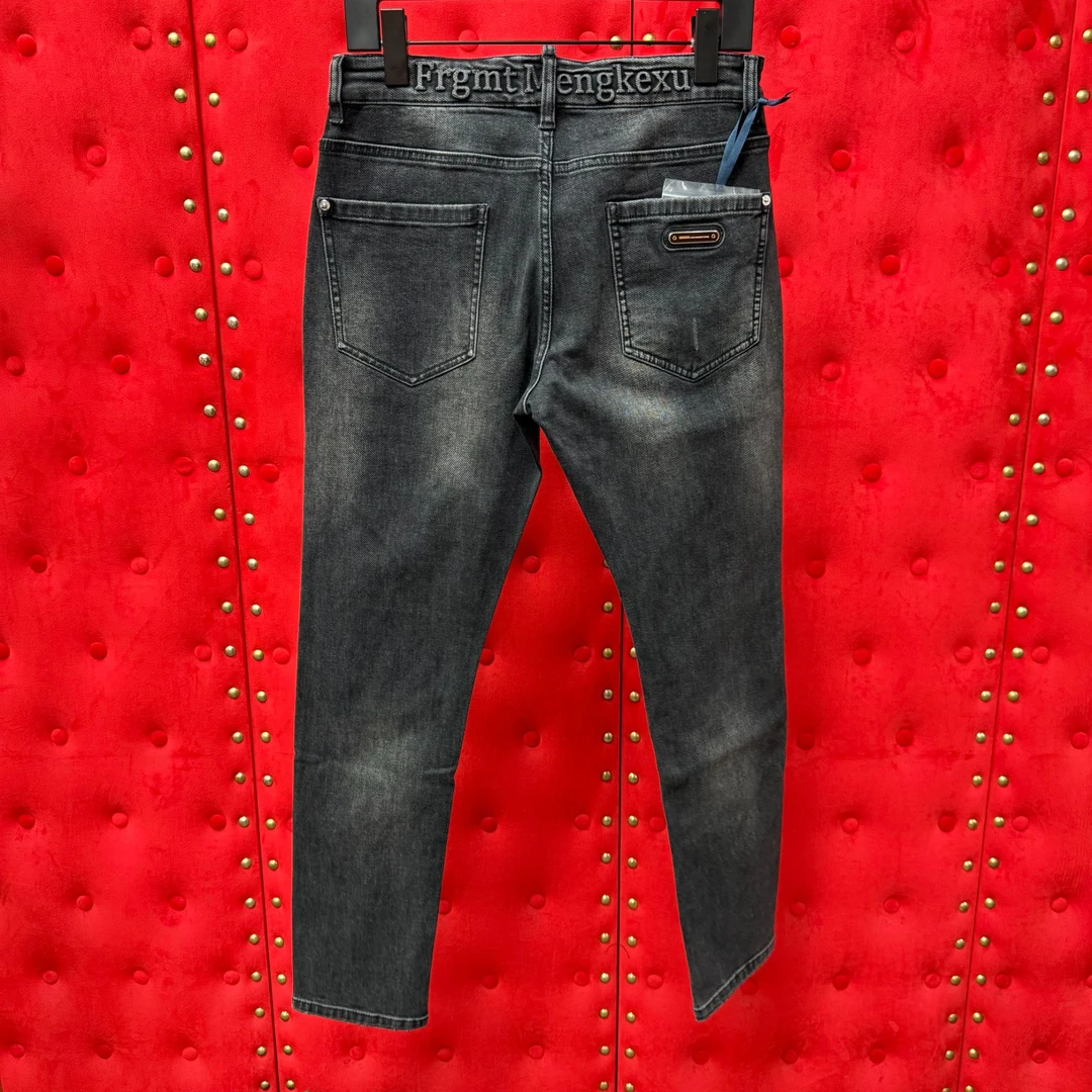 25年早春小脚裤陨石黑抓纹高弹力舒适轻奢百搭高品质男士牛仔裤