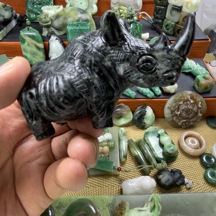 独山玉未镶嵌珠宝半成品