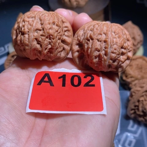 吊坠文玩核桃40血麒麟有黄